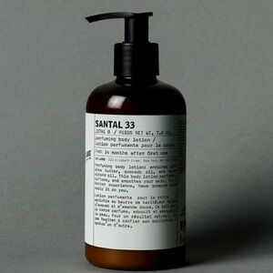 Le Labo SANTAL 33 - perfuming body lotion